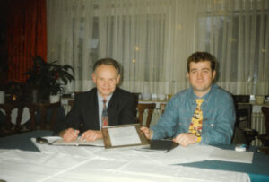 Das Bild zeigt die Betriebsübergabe 1997 Das Bild zeigt die Betriebsübergabe 1997