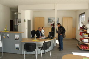 Das Bild zeigt Mitarbeiter im Autohaus 2011 Das Bild zeigt Mitarbeiter im Autohaus 2011