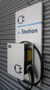 Das Bild zeigt eine E-Ladesäule Das Bild zeigt eine E-Ladesäule