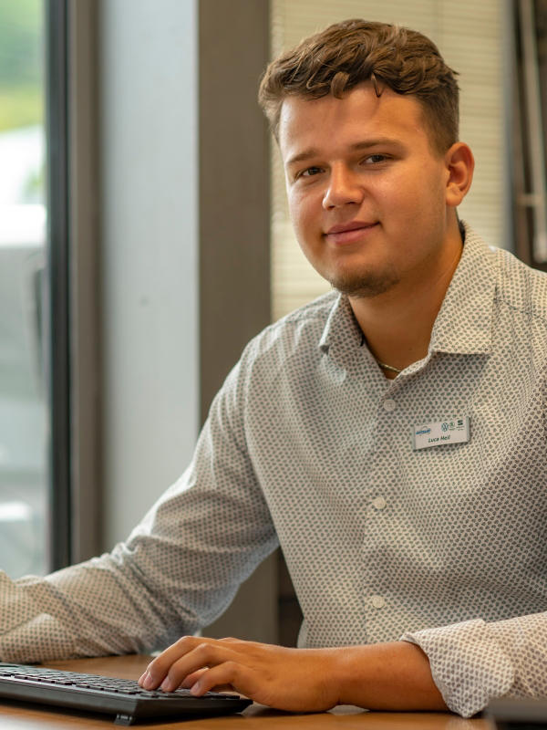 Das Bild zeigt Serviceberater Luca Heil Das Bild zeigt Serviceberater Luca Heil